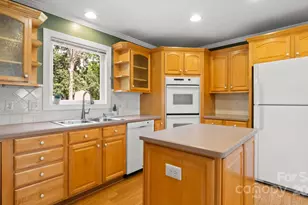 8809 Fairview Rd, Mint Hill, NC 28227 - Photo 4