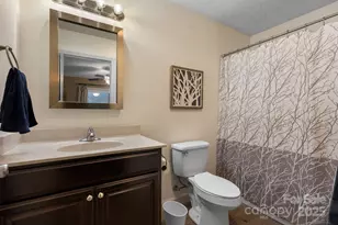 4340 N Center St, Hickory, NC 28601 - Photo 16