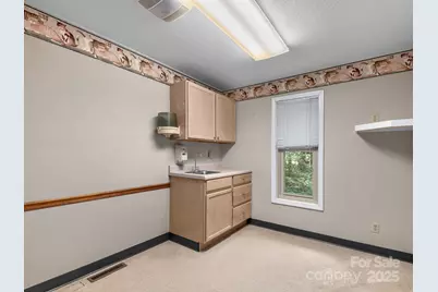 1001 Greenville Highway, Hendersonville, NC 28739 - Photo 16