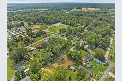 621 Pleasant Avenue, Kannapolis, NC 28081 - Photo 2