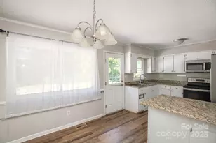 129 Woodland Dr, Havelock, NC 28532 - Photo 4