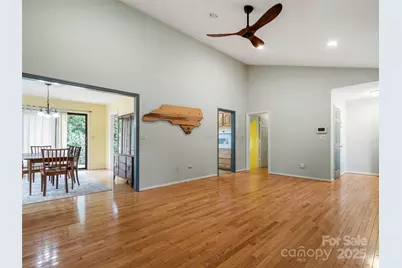 300 Dogwood Lane, Burnsville, NC 28714 - Photo 8