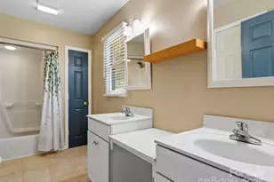 300 Dogwood Ln, Burnsville, NC 28714 - Photo 16