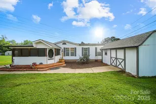 2004 Stamey Rd, Hudson, NC 28638 - Photo 4