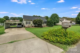 111 Summey Barker Dr, Dallas, NC 28034 - Photo 2