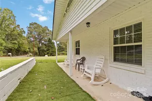 106 Robinson Ave, Mount Holly, NC 28120 - Photo 2