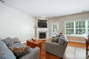 1995 Talbot Ln, Hickory, NC 28602 - Photo 8