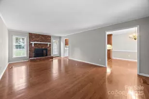 2624 Castlewood Dr, Gastonia, NC 28056 - Photo 10