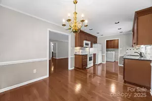 2624 Castlewood Dr, Gastonia, NC 28056 - Photo 4