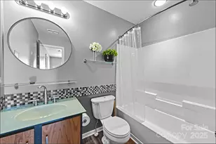 4324 Eaves Ln, Charlotte, NC 28215 - Photo 8