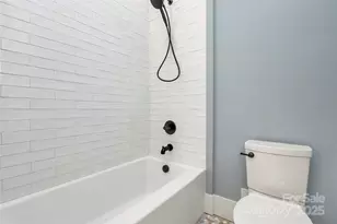 2209 Norcross Pl, Charlotte, NC 28205 - Photo 32