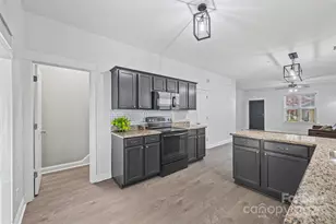 11247 Blue Cedar Ln, Charlotte, NC 28277 - Photo 12