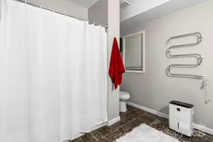 1801 Twin Ponds Dr, Hickory, NC 28602 - Photo 30