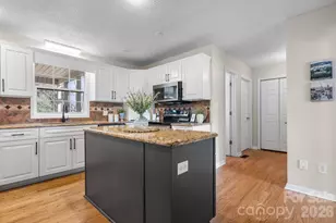 1801 Twin Ponds Dr, Hickory, NC 28602 - Photo 12