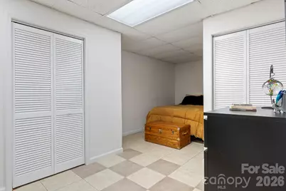 1801 Twin Ponds Drive, Hickory, NC 28602 - Photo 28