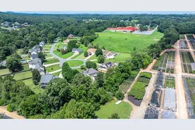 1801 Twin Ponds Drive, Hickory, NC 28602 - Photo 36