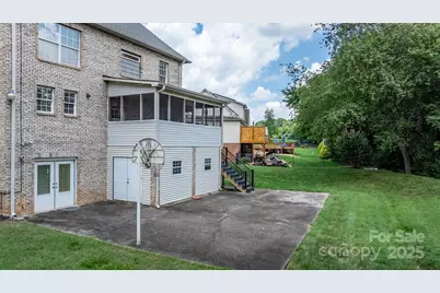 1801 Twin Ponds Drive, Hickory, NC 28602 - Photo 38