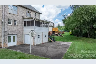 1801 Twin Ponds Drive, Hickory, NC 28602 - Photo 34