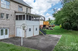 1801 Twin Ponds Dr, Hickory, NC 28602 - Photo 34