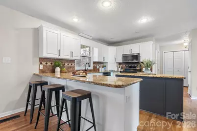 1801 Twin Ponds Drive, Hickory, NC 28602 - Photo 8