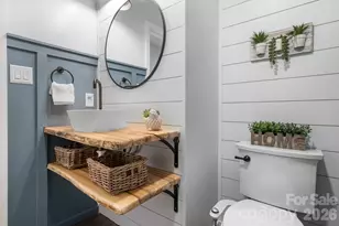 1801 Twin Ponds Dr, Hickory, NC 28602 - Photo 18