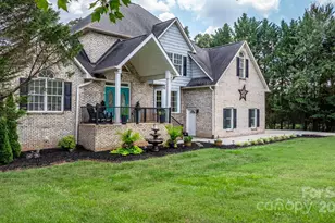 1801 Twin Ponds Dr, Hickory, NC 28602 - Photo 40