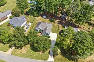 8877 Oldenburg Dr, Mount Pleasant, NC 28124 - Photo 2