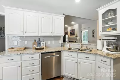 8877 Oldenburg Drive, Mount Pleasant, NC 28124 - Photo 6