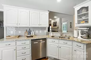 8877 Oldenburg Dr, Mount Pleasant, NC 28124 - Photo 6