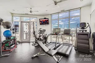 333 W Trade St, Charlotte, NC 28202 - Photo 10