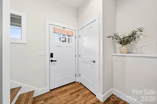 224 Oak Mdw Ln, Asheville, NC 28804 - Photo 6