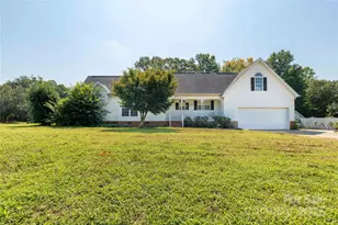 903 Little Brook Cir, York, SC 29745 - Photo 4