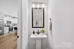 9717 Forest Dr, Charlotte, NC 28216 - Photo 18