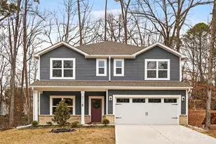 9717 Forest Dr, Charlotte, NC 28216 - Photo 2