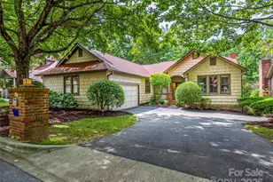 14 Lacoste Dr, Hendersonville, NC 28739 - Photo 2