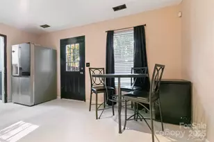 5541 Peachwood Dr, Charlotte, NC 28216 - Photo 8