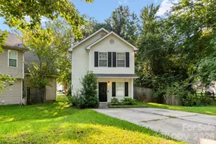 5541 Peachwood Dr, Charlotte, NC 28216 - Photo 2