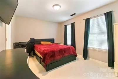 5541 Peachwood Drive, Charlotte, NC 28216 - Photo 4