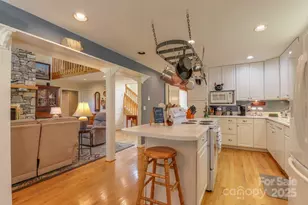 51 Windy Acres Dr, Fairview, NC 28730 - Photo 4