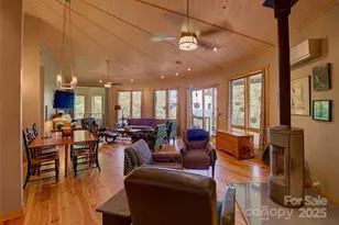 1024 Arrowhead Ridge Rd, Spruce Pine, NC 28777 - Photo 10