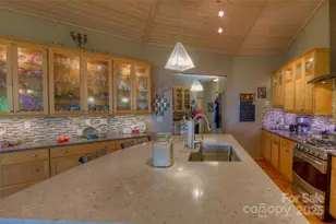 1024 Arrowhead Ridge Rd, Spruce Pine, NC 28777 - Photo 20