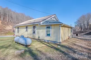 3009 Dellwood Rd, Waynesville, NC 28786 - Photo 22