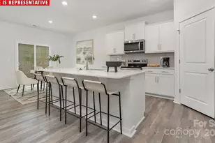 11301 Cardinal Crk Ave, Charlotte, NC 28215 - Photo 2