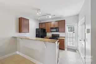 12720 Livengood Ln, Charlotte, NC 28269 - Photo 8