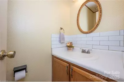 911 Shelby Drive #E, Greensboro, NC 27409 - Photo 18