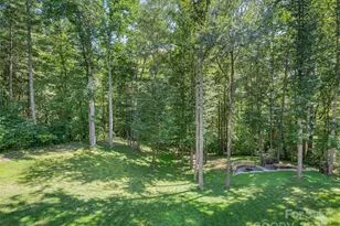 937 Monte Vista Rd, Candler, NC 28715 - Photo 16