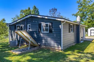 26 Center St, Candler, NC 28715 - Photo 20