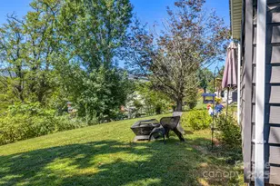 26 Center St, Candler, NC 28715 - Photo 8