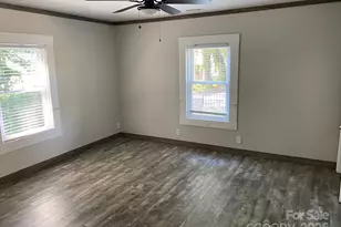 910 Gibbons St, Gastonia, NC 28052 - Photo 6