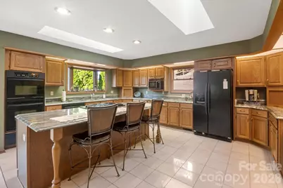 2240 E Cumming Woods Lane, Hendersonville, NC 28739 - Photo 4